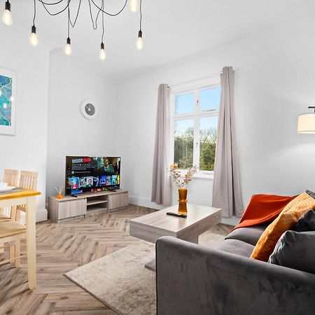 Luxury Apartment - Wolverhampton - Netflix - Smart Tv - Fast Wifi - 7Apc Kültér fotó