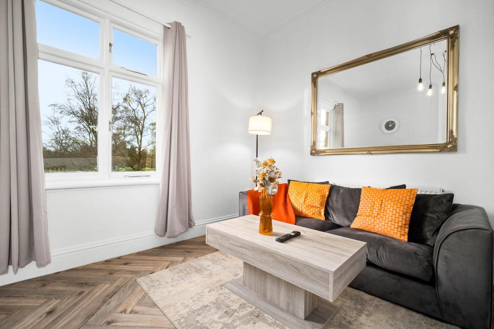 Luxury Apartment - Wolverhampton - Netflix - Smart Tv - Fast Wifi - 7Apc Kültér fotó